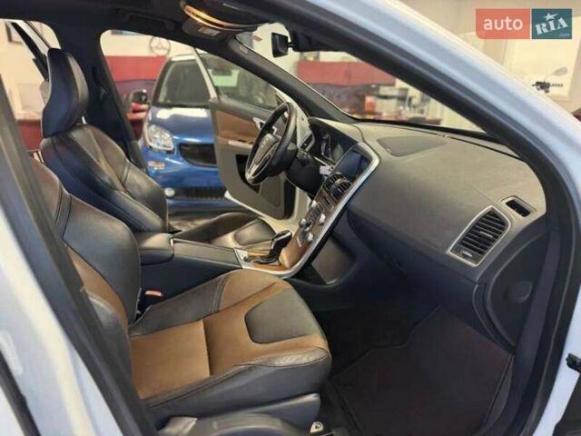 Белый Вольво ХС60, объемом двигателя 1.97 л и пробегом 158 тыс. км за 12850 $, фото 10 на Automoto.ua