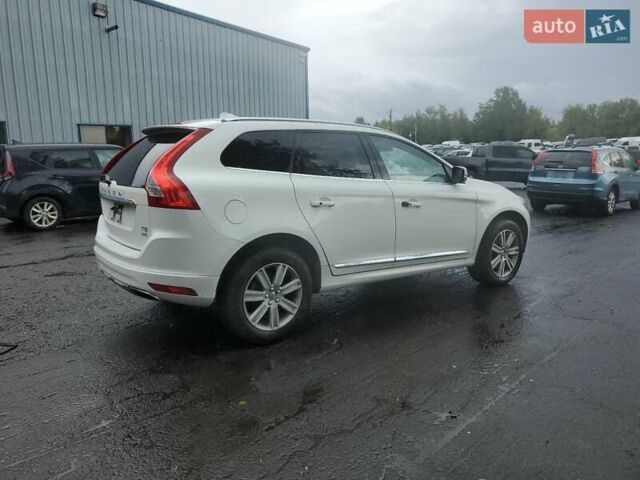 Белый Вольво ХС60, объемом двигателя 2.5 л и пробегом 124 тыс. км за 3000 $, фото 2 на Automoto.ua