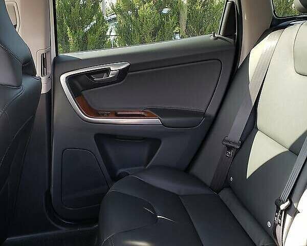 Білий Вольво ХС60, об'ємом двигуна 1.97 л та пробігом 63 тис. км за 17300 $, фото 5 на Automoto.ua