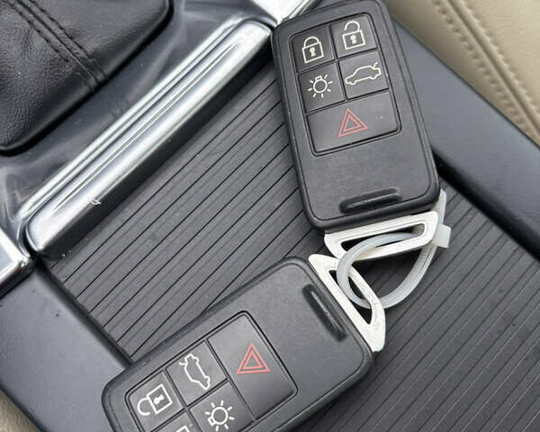 Белый Вольво ХС60, объемом двигателя 2 л и пробегом 137 тыс. км за 17390 $, фото 62 на Automoto.ua