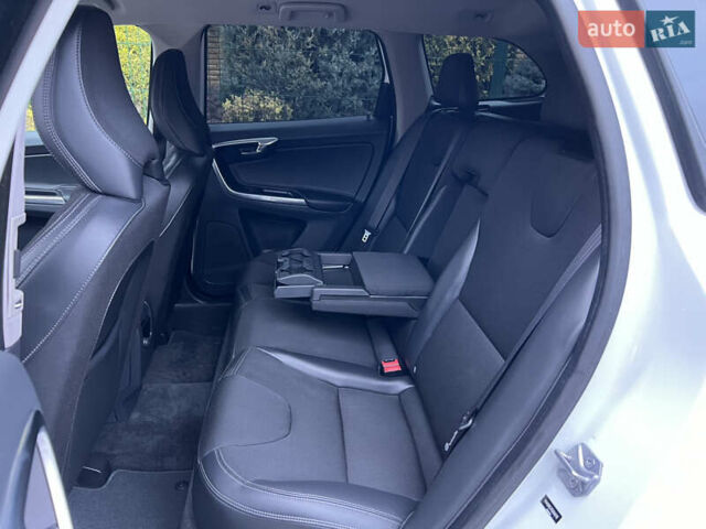 Білий Вольво ХС60, об'ємом двигуна 2 л та пробігом 200 тис. км за 14250 $, фото 25 на Automoto.ua