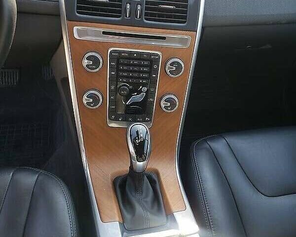 Білий Вольво ХС60, об'ємом двигуна 1.97 л та пробігом 63 тис. км за 17300 $, фото 4 на Automoto.ua