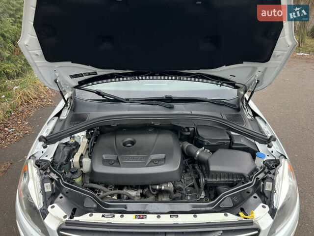 Білий Вольво ХС60, об'ємом двигуна 2 л та пробігом 200 тис. км за 14250 $, фото 57 на Automoto.ua