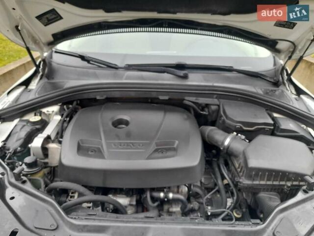 Белый Вольво ХС60, объемом двигателя 1.97 л и пробегом 182 тыс. км за 15400 $, фото 49 на Automoto.ua