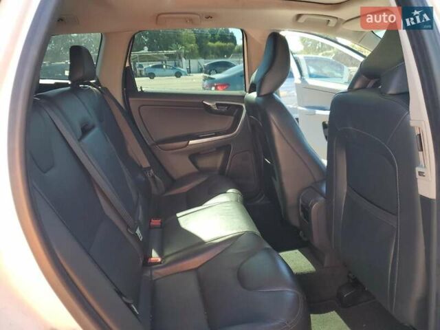 Вольво ХС60 2016 в Ровно на Automoto.ua Белый Вольво ХС60, объемом двигателя 2 л и пробегом 194 тыс. км за 2500 $, фото 10 на Automoto.ua