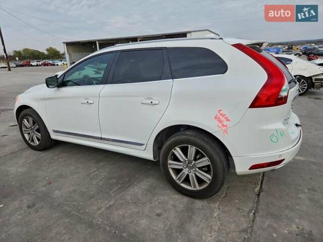 Белый Вольво ХС60, объемом двигателя 1.97 л и пробегом 142 тыс. км за 2000 $, фото 1 на Automoto.ua