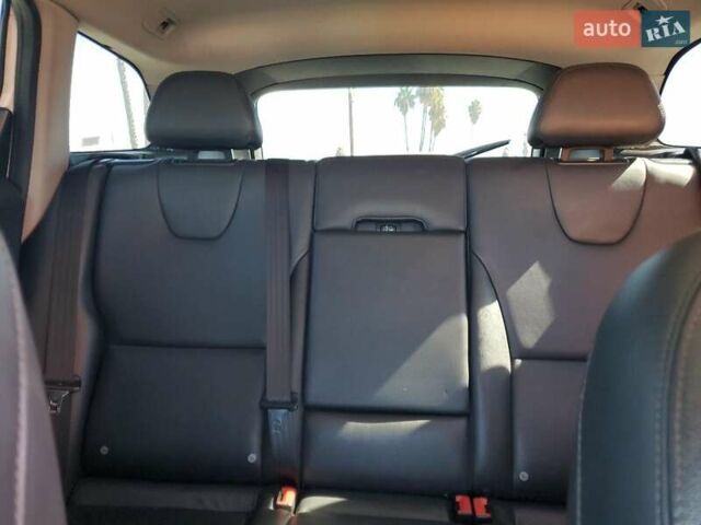 Вольво ХС60 2016 в Ровно на Automoto.ua Белый Вольво ХС60, объемом двигателя 2 л и пробегом 194 тыс. км за 2500 $, фото 9 на Automoto.ua