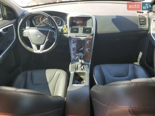 Вольво ХС60 2016 в Ровно на Automoto.ua Белый Вольво ХС60, объемом двигателя 2 л и пробегом 194 тыс. км за 2500 $, фото 6 на Automoto.ua