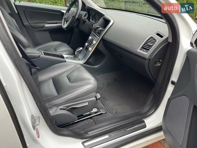Білий Вольво ХС60, об'ємом двигуна 2.4 л та пробігом 267 тис. км за 22850 $, фото 24 на Automoto.ua