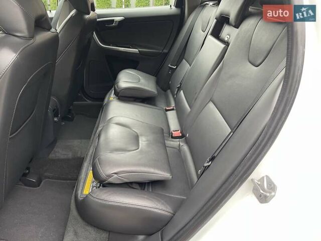 Білий Вольво ХС60, об'ємом двигуна 2.4 л та пробігом 267 тис. км за 22850 $, фото 39 на Automoto.ua