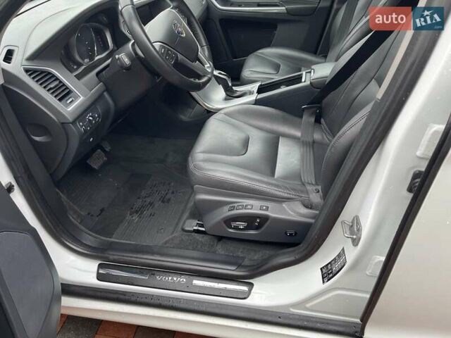 Білий Вольво ХС60, об'ємом двигуна 2.4 л та пробігом 267 тис. км за 22850 $, фото 43 на Automoto.ua