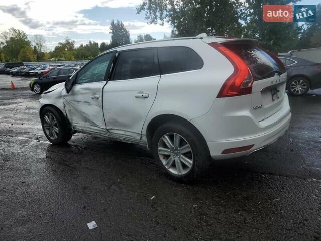 Белый Вольво ХС60, объемом двигателя 2.5 л и пробегом 124 тыс. км за 3000 $, фото 1 на Automoto.ua