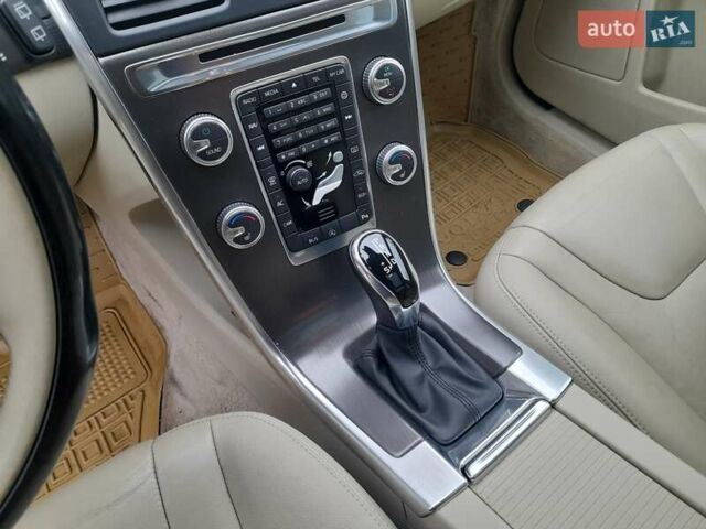 Белый Вольво ХС60, объемом двигателя 1.97 л и пробегом 182 тыс. км за 15400 $, фото 38 на Automoto.ua