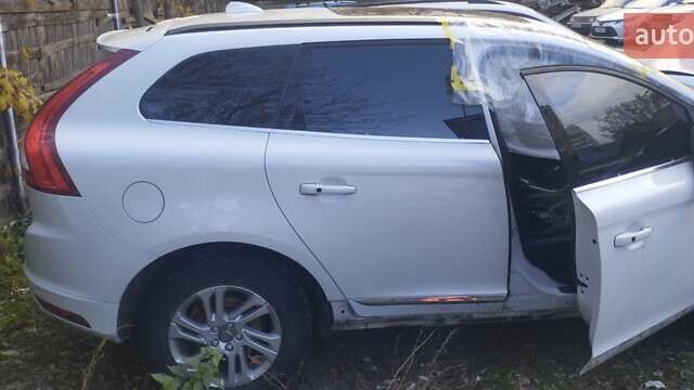 Білий Вольво ХС60, об'ємом двигуна 1.97 л та пробігом 222 тис. км за 6500 $, фото 11 на Automoto.ua