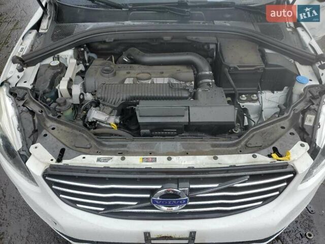 Белый Вольво ХС60, объемом двигателя 2.5 л и пробегом 124 тыс. км за 3000 $, фото 10 на Automoto.ua