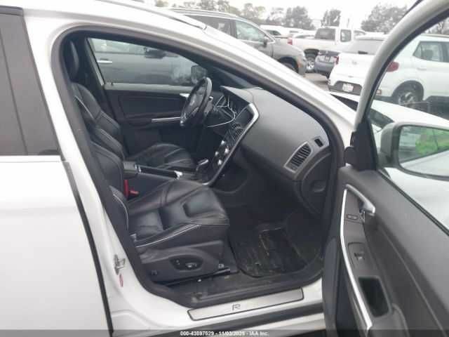 Білий Вольво ХС60, об'ємом двигуна 3 л та пробігом 100 тис. км за 3300 $, фото 10 на Automoto.ua