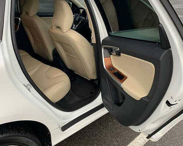 Білий Вольво ХС60, об'ємом двигуна 1.97 л та пробігом 124 тис. км за 14000 $, фото 15 на Automoto.ua