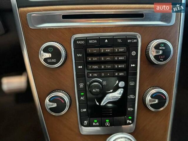 Белый Вольво ХС60, объемом двигателя 1.97 л и пробегом 158 тыс. км за 12850 $, фото 9 на Automoto.ua