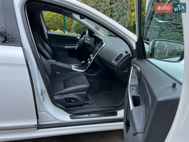 Білий Вольво ХС60, об'ємом двигуна 2 л та пробігом 200 тис. км за 14250 $, фото 40 на Automoto.ua