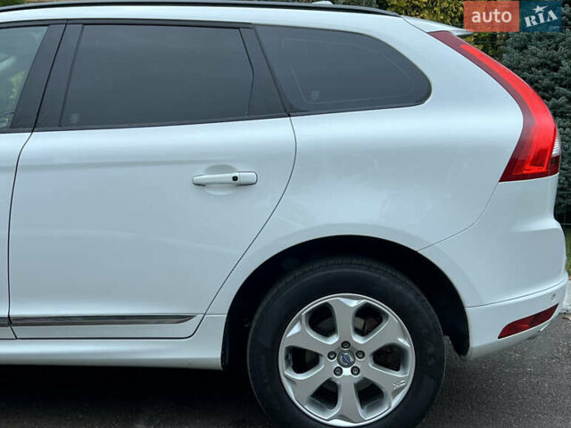 Білий Вольво ХС60, об'ємом двигуна 2 л та пробігом 200 тис. км за 14250 $, фото 11 на Automoto.ua