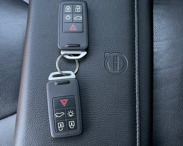 Белый Вольво ХС60, объемом двигателя 2.4 л и пробегом 270 тыс. км за 22650 $, фото 5 на Automoto.ua