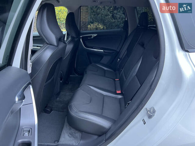 Білий Вольво ХС60, об'ємом двигуна 2 л та пробігом 200 тис. км за 14250 $, фото 24 на Automoto.ua