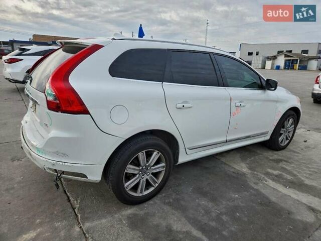 Белый Вольво ХС60, объемом двигателя 1.97 л и пробегом 142 тыс. км за 2000 $, фото 3 на Automoto.ua