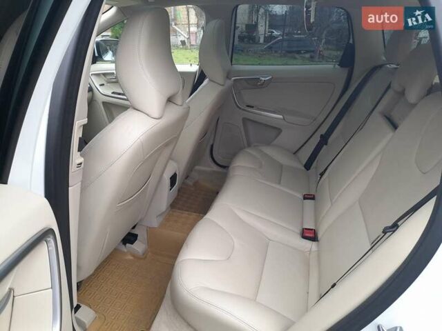 Белый Вольво ХС60, объемом двигателя 1.97 л и пробегом 182 тыс. км за 15400 $, фото 28 на Automoto.ua