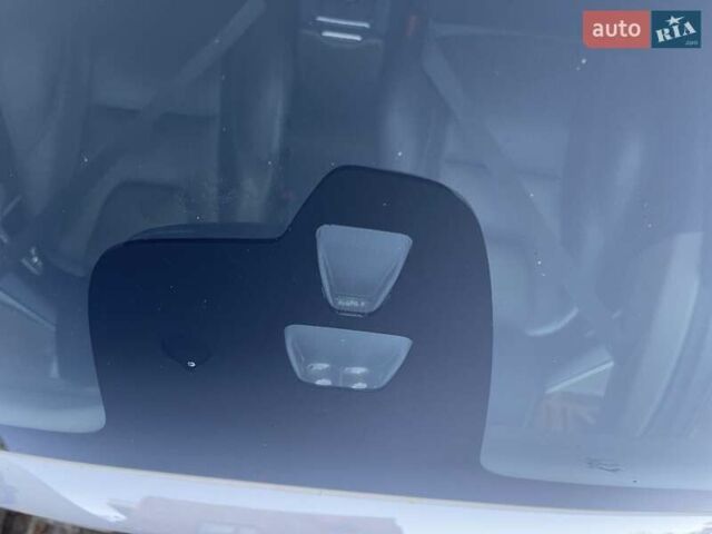 Белый Вольво ХС60, объемом двигателя 2.4 л и пробегом 270 тыс. км за 22650 $, фото 3 на Automoto.ua