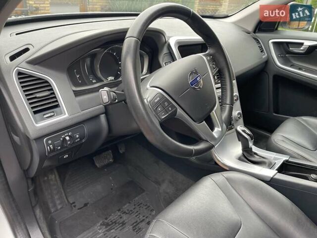 Білий Вольво ХС60, об'ємом двигуна 2.4 л та пробігом 267 тис. км за 22850 $, фото 40 на Automoto.ua