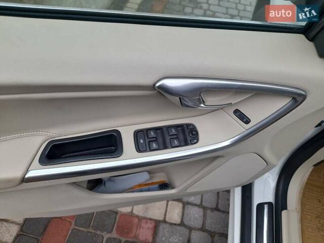 Белый Вольво ХС60, объемом двигателя 1.97 л и пробегом 182 тыс. км за 15400 $, фото 33 на Automoto.ua