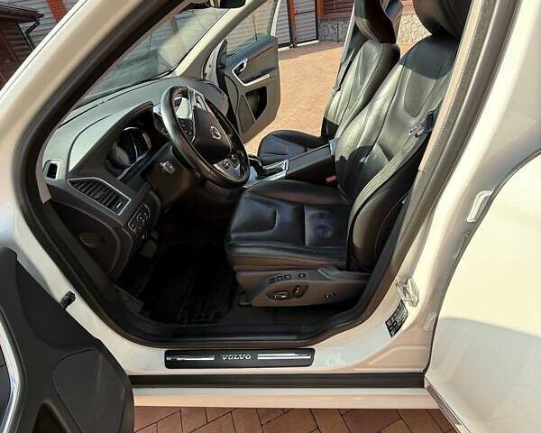 Белый Вольво ХС60, объемом двигателя 2.4 л и пробегом 224 тыс. км за 19799 $, фото 15 на Automoto.ua