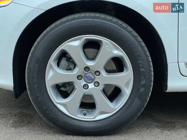 Білий Вольво ХС60, об'ємом двигуна 2 л та пробігом 200 тис. км за 14250 $, фото 8 на Automoto.ua