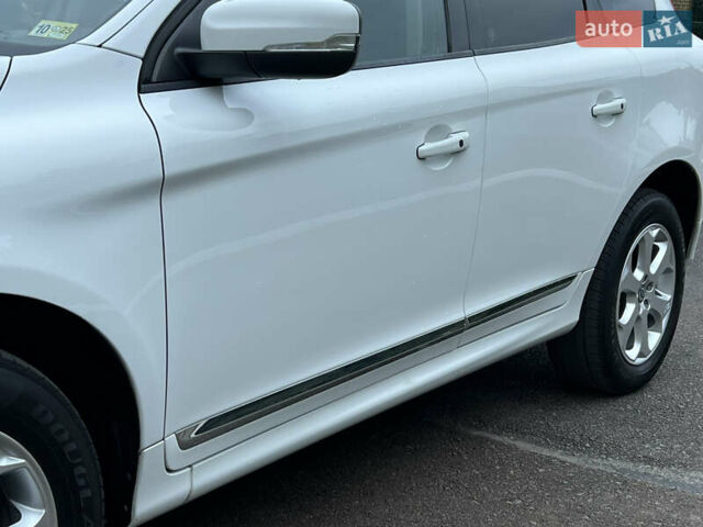 Білий Вольво ХС60, об'ємом двигуна 2 л та пробігом 200 тис. км за 14250 $, фото 10 на Automoto.ua