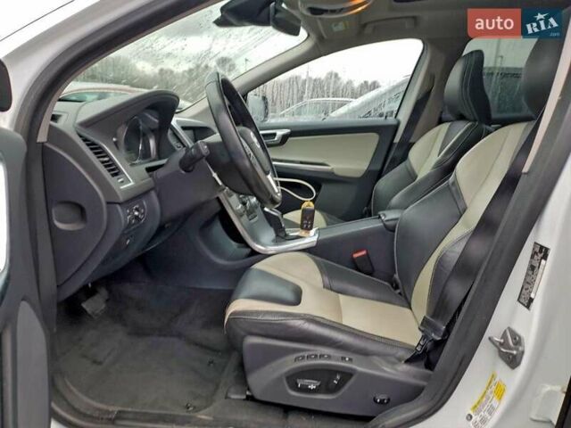 Білий Вольво ХС60, об'ємом двигуна 1.97 л та пробігом 152 тис. км за 3700 $, фото 7 на Automoto.ua
