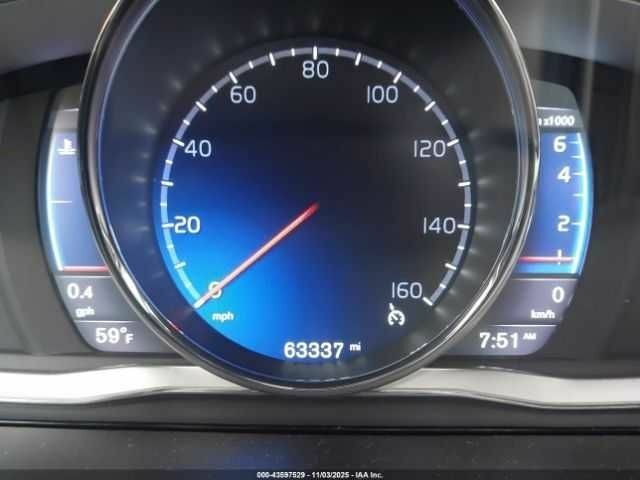 Білий Вольво ХС60, об'ємом двигуна 3 л та пробігом 100 тис. км за 3300 $, фото 6 на Automoto.ua