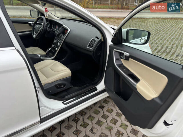 Белый Вольво ХС60, объемом двигателя 2 л и пробегом 137 тыс. км за 17390 $, фото 37 на Automoto.ua