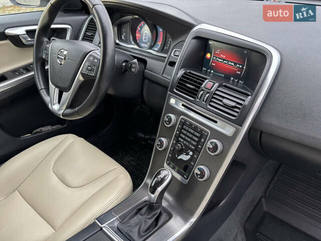 Белый Вольво ХС60, объемом двигателя 2 л и пробегом 137 тыс. км за 17390 $, фото 40 на Automoto.ua