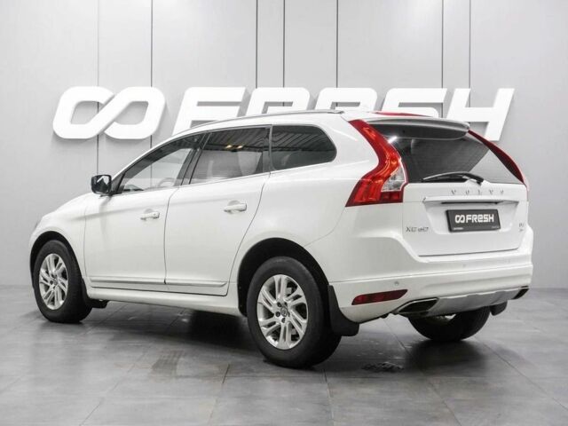 Белый Вольво ХС60, объемом двигателя 0 л и пробегом 98 тыс. км за 16900 $, фото 2 на Automoto.ua