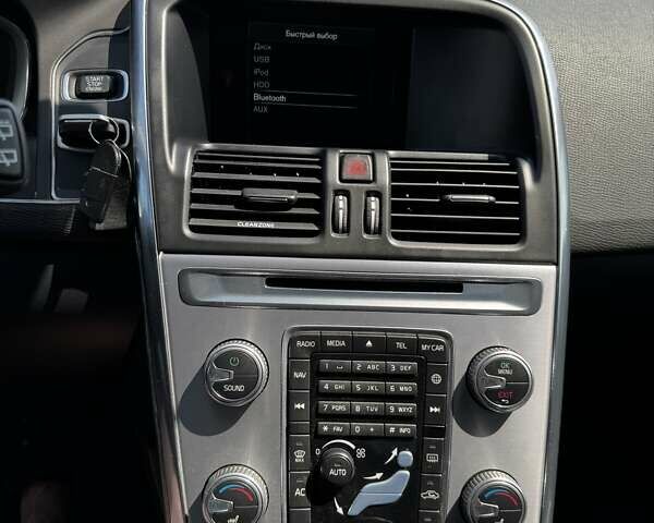 Белый Вольво ХС60, объемом двигателя 1.98 л и пробегом 144 тыс. км за 22700 $, фото 13 на Automoto.ua