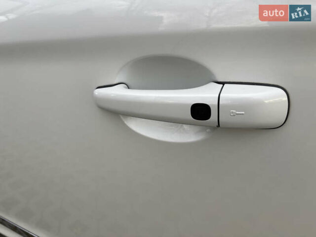 Белый Вольво ХС60, объемом двигателя 2 л и пробегом 137 тыс. км за 17390 $, фото 44 на Automoto.ua