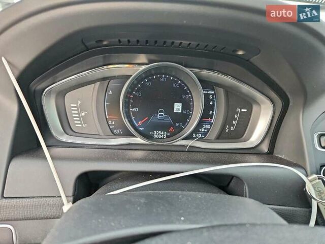 Белый Вольво ХС60, объемом двигателя 1.97 л и пробегом 142 тыс. км за 2000 $, фото 8 на Automoto.ua