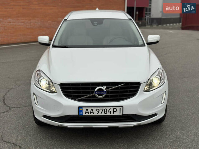 Белый Вольво ХС60, объемом двигателя 2.4 л и пробегом 57 тыс. км за 26500 $, фото 1 на Automoto.ua