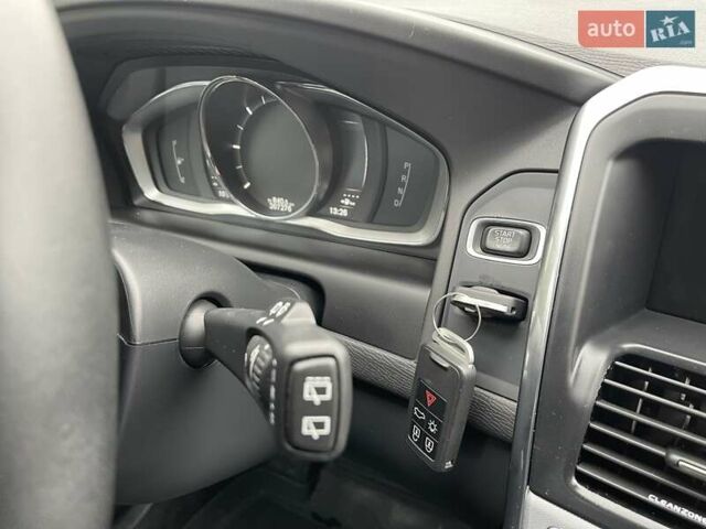 Білий Вольво ХС60, об'ємом двигуна 2.4 л та пробігом 267 тис. км за 22850 $, фото 20 на Automoto.ua