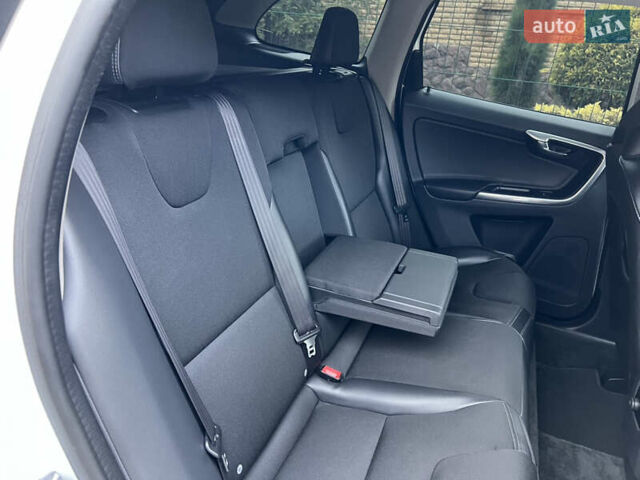 Білий Вольво ХС60, об'ємом двигуна 2 л та пробігом 200 тис. км за 14250 $, фото 47 на Automoto.ua