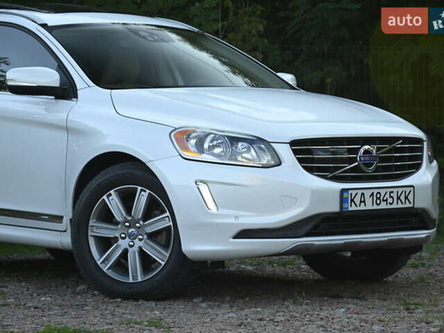 Белый Вольво ХС60, объемом двигателя 1.97 л и пробегом 139 тыс. км за 18600 $, фото 2 на Automoto.ua