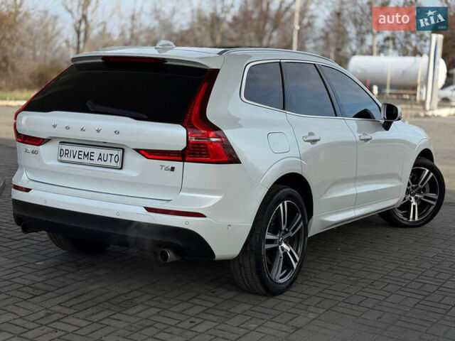 Белый Вольво ХС60, объемом двигателя 1.97 л и пробегом 113 тыс. км за 22199 $, фото 4 на Automoto.ua