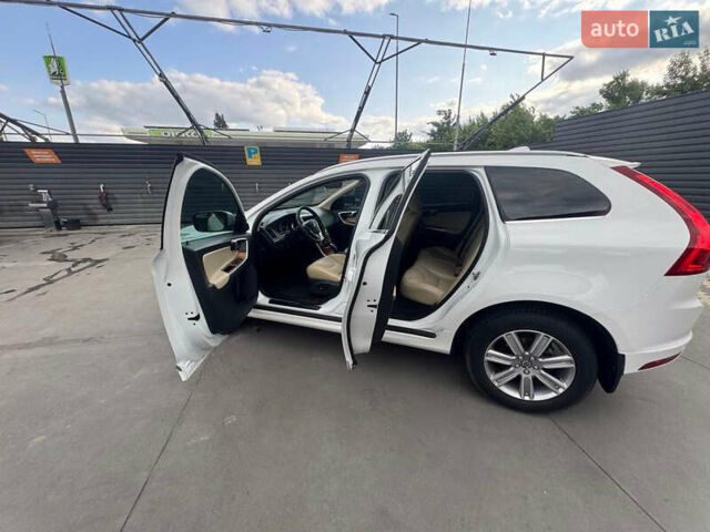 Білий Вольво ХС60, об'ємом двигуна 1.97 л та пробігом 139 тис. км за 19500 $, фото 16 на Automoto.ua