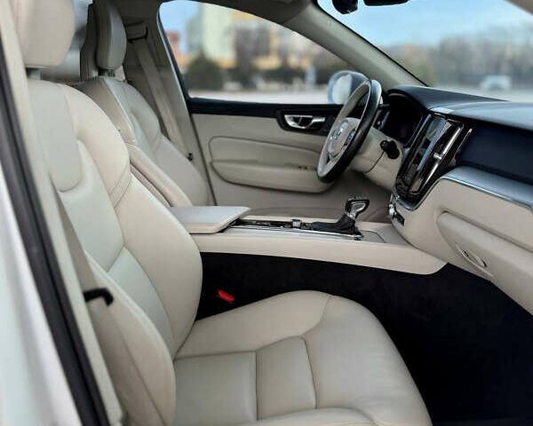 Белый Вольво ХС60, объемом двигателя 1.97 л и пробегом 113 тыс. км за 22199 $, фото 22 на Automoto.ua