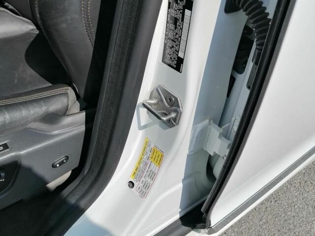 Белый Вольво ХС60, объемом двигателя 2 л и пробегом 395 тыс. км за 13500 $, фото 4 на Automoto.ua